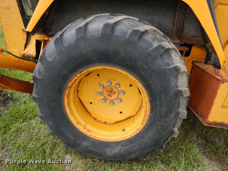 image for item DJ4316 1992 John Deere 300D  backhoe