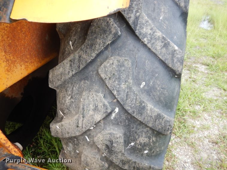 image for item DJ4316 1992 John Deere 300D  backhoe