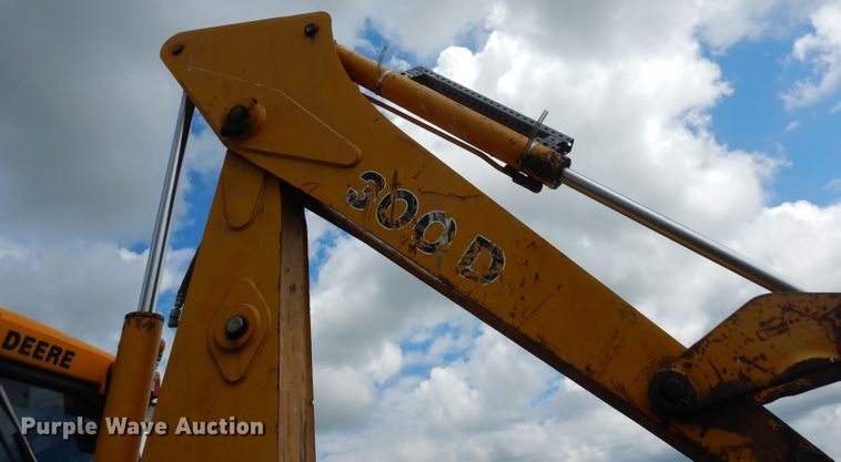 image for item DJ4316 1992 John Deere 300D  backhoe