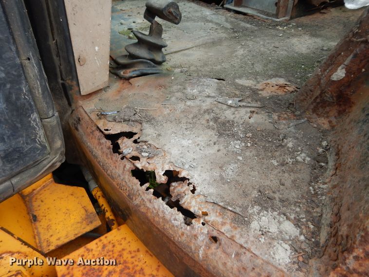 image for item DJ4316 1992 John Deere 300D  backhoe