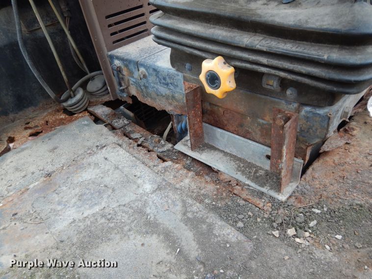 image for item DJ4316 1992 John Deere 300D  backhoe