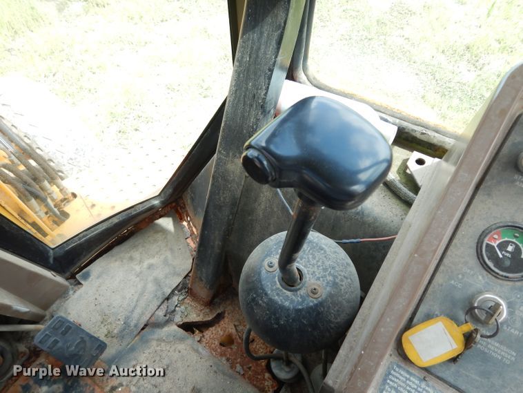 image for item DJ4316 1992 John Deere 300D  backhoe