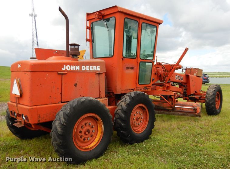 image for item DJ4317 1982 John Deere 570A  motor grader