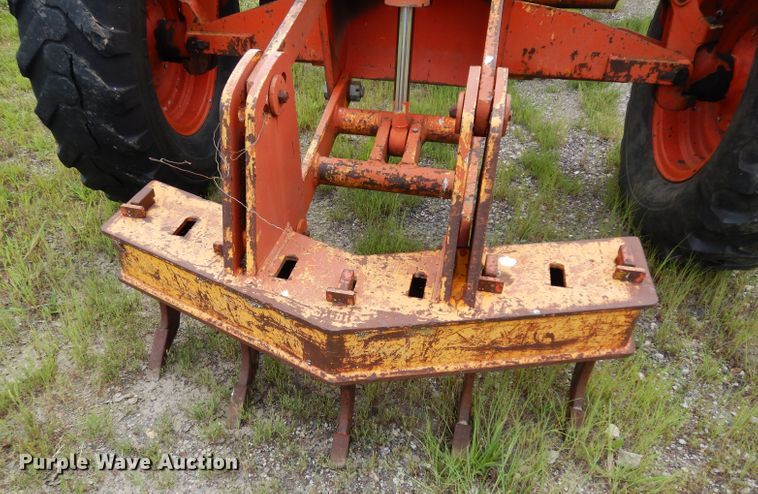 image for item DJ4317 1982 John Deere 570A  motor grader