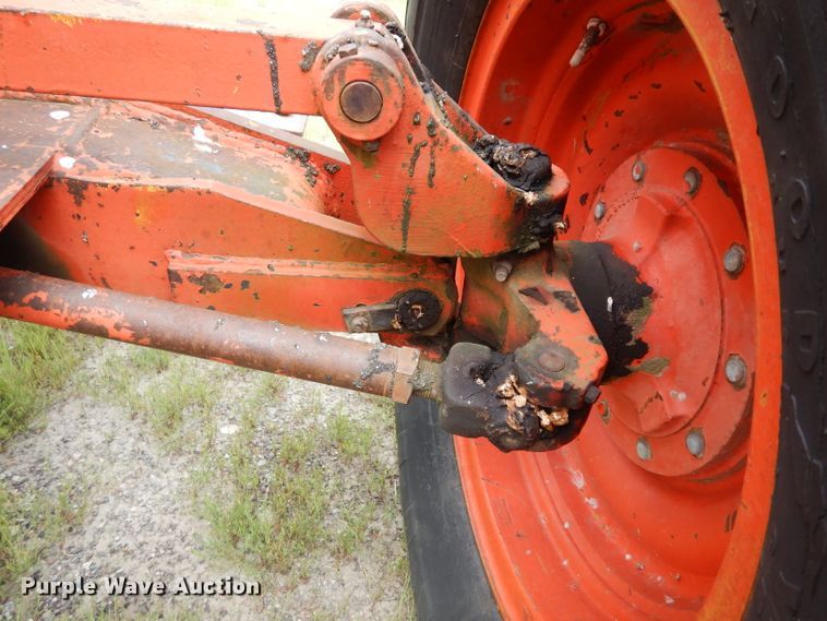 image for item DJ4317 1982 John Deere 570A  motor grader