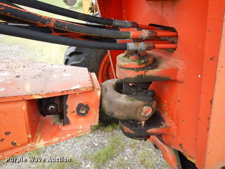 image for item DJ4317 1982 John Deere 570A  motor grader