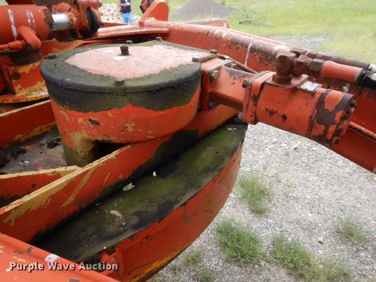 image for item DJ4317 1982 John Deere 570A  motor grader