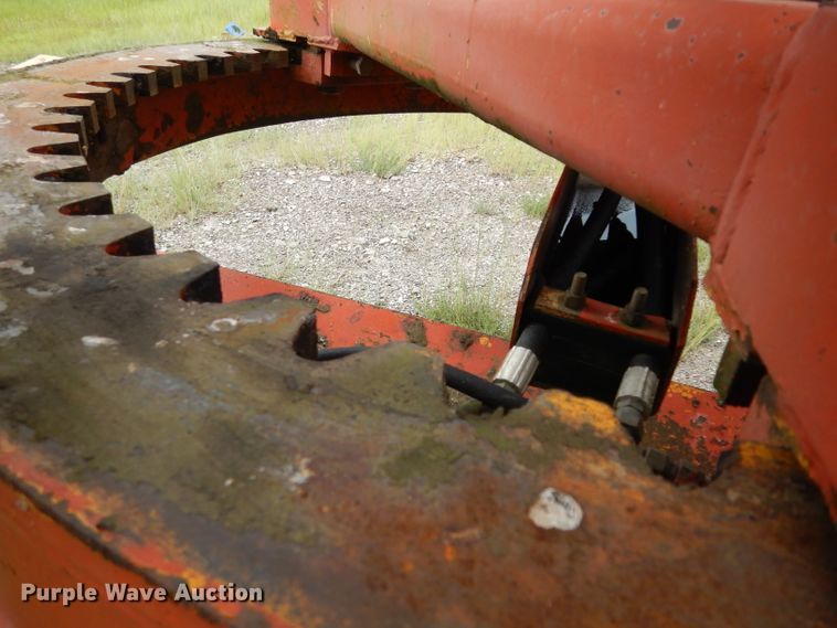 image for item DJ4317 1982 John Deere 570A  motor grader