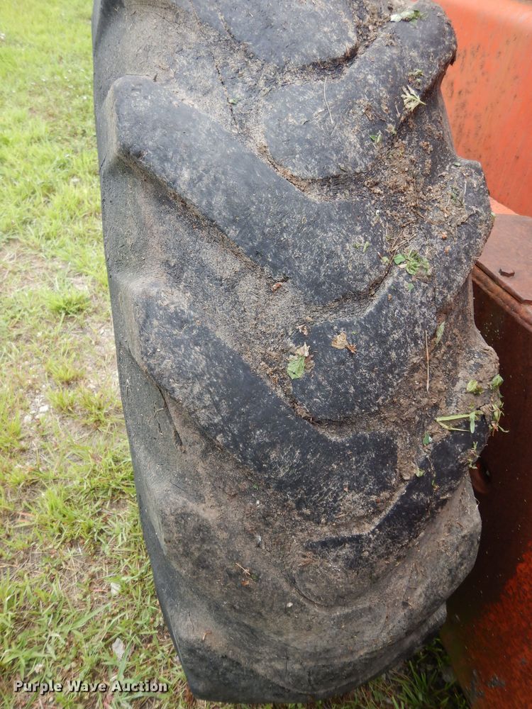 image for item DJ4317 1982 John Deere 570A  motor grader