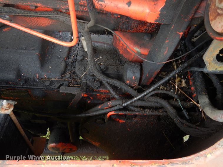 image for item DJ4317 1982 John Deere 570A  motor grader