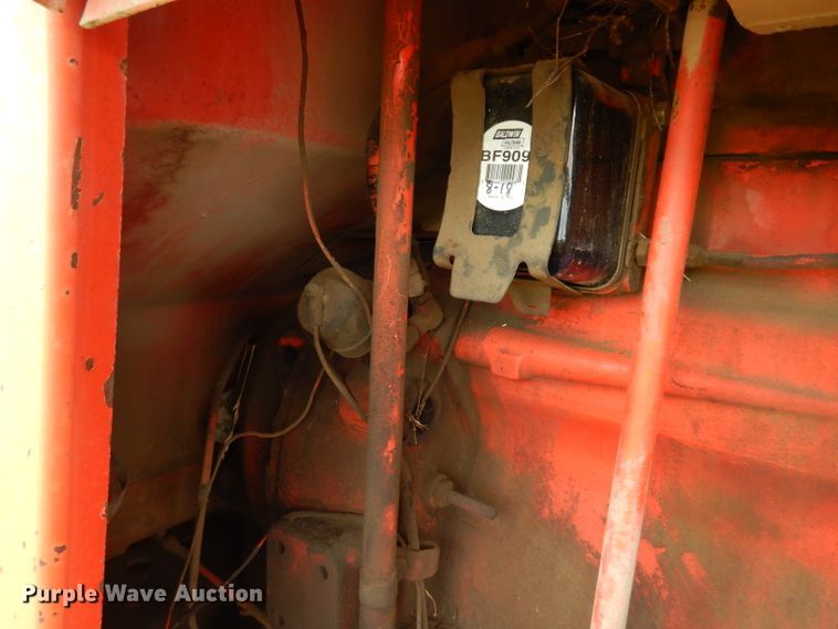 image for item DJ4317 1982 John Deere 570A  motor grader