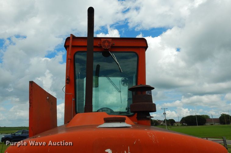 image for item DJ4317 1982 John Deere 570A  motor grader