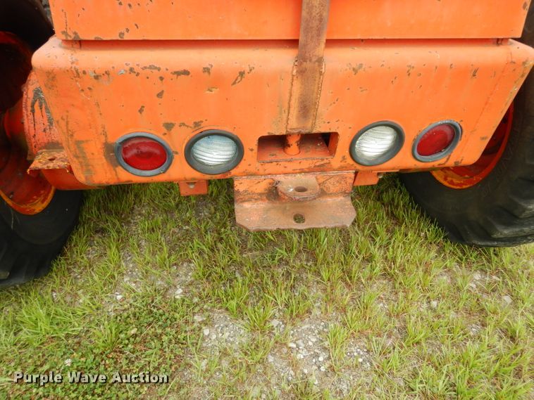 image for item DJ4317 1982 John Deere 570A  motor grader