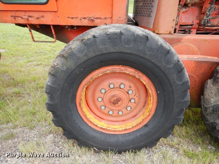 image for item DJ4317 1982 John Deere 570A  motor grader