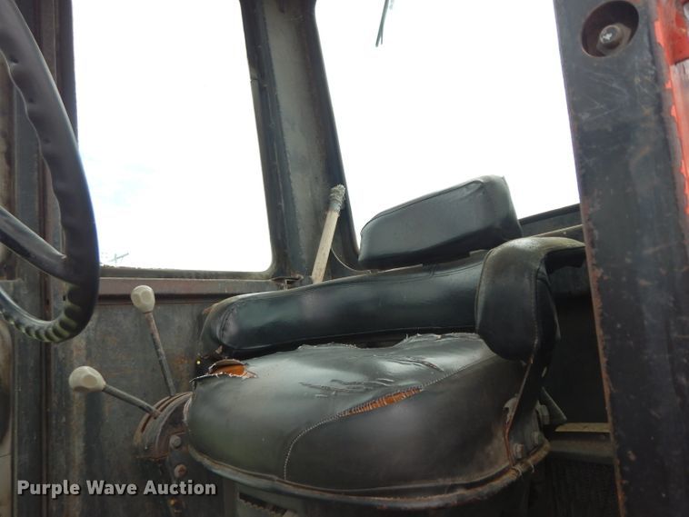 image for item DJ4317 1982 John Deere 570A  motor grader