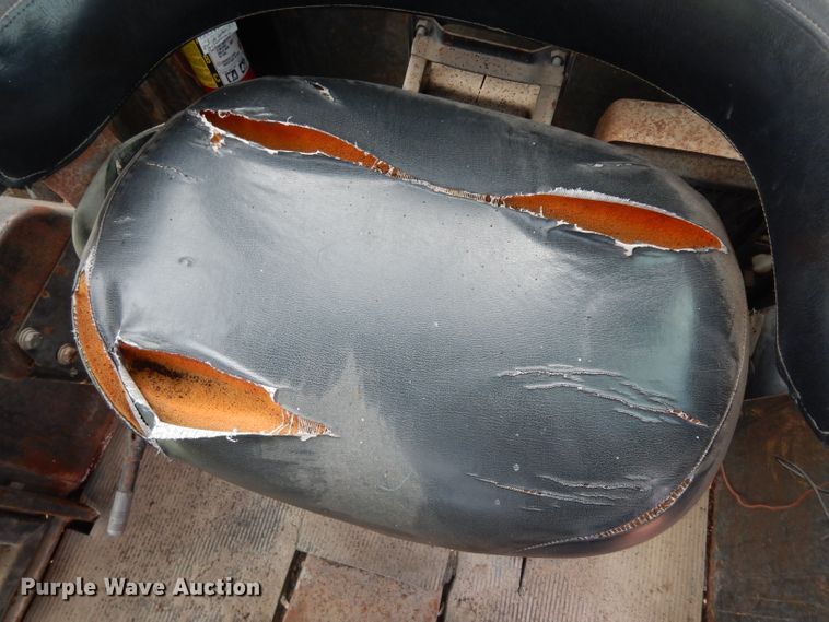 image for item DJ4317 1982 John Deere 570A  motor grader