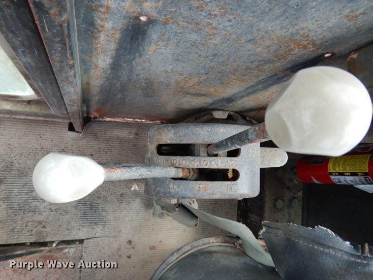 image for item DJ4317 1982 John Deere 570A  motor grader