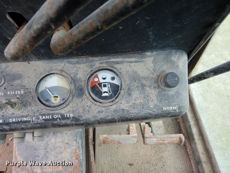 image for item DJ4317 1982 John Deere 570A  motor grader