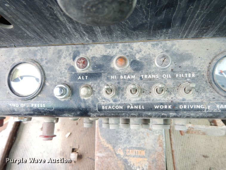 image for item DJ4317 1982 John Deere 570A  motor grader