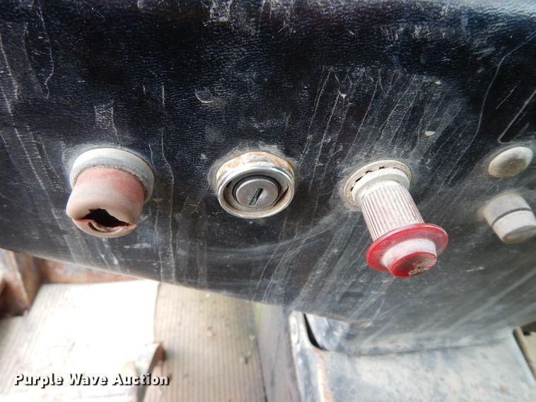 image for item DJ4317 1982 John Deere 570A  motor grader