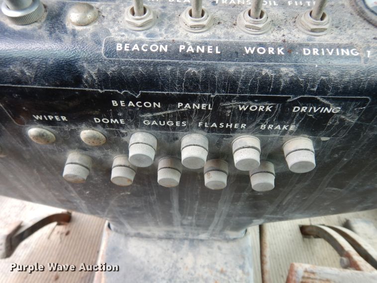 image for item DJ4317 1982 John Deere 570A  motor grader