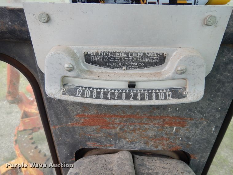 image for item DJ4317 1982 John Deere 570A  motor grader