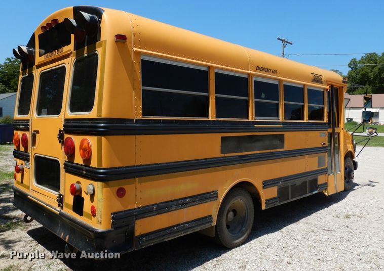 image for item DJ4338 2001 GMC Savana G3500  Thomas school bus