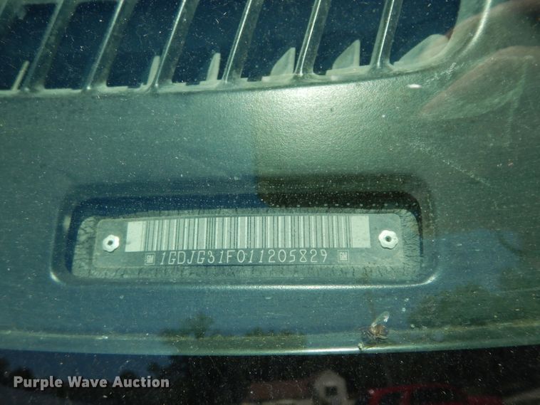 image for item DJ4338 2001 GMC Savana G3500  Thomas school bus