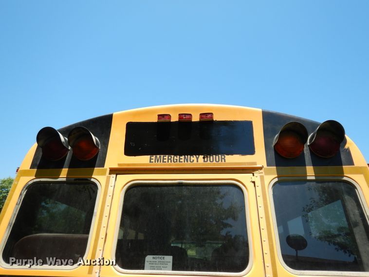 image for item DJ4338 2001 GMC Savana G3500  Thomas school bus
