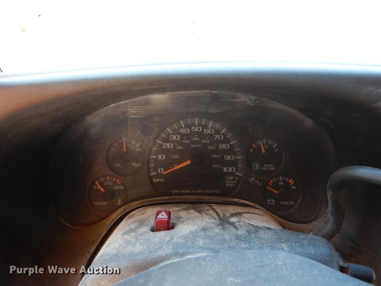 image for item DJ4338 2001 GMC Savana G3500  Thomas school bus