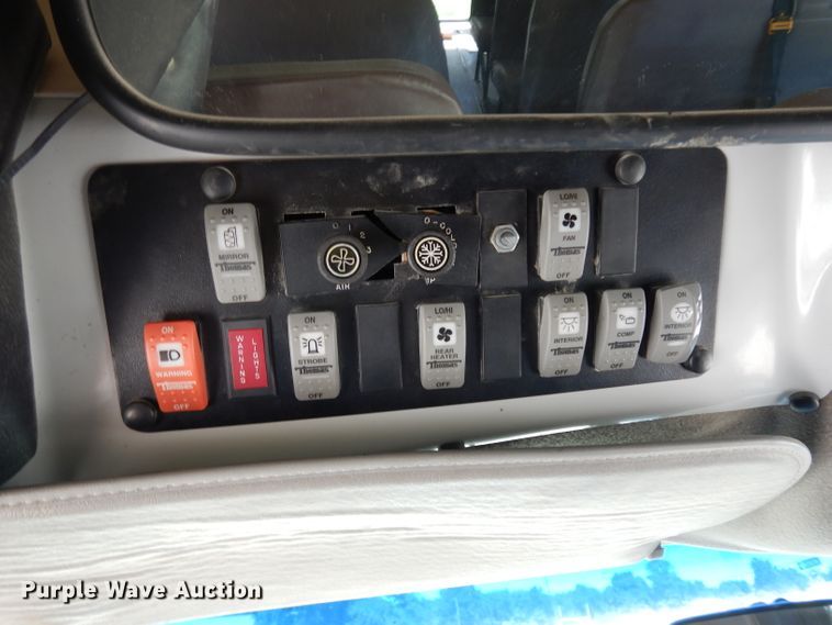 image for item DJ4338 2001 GMC Savana G3500  Thomas school bus