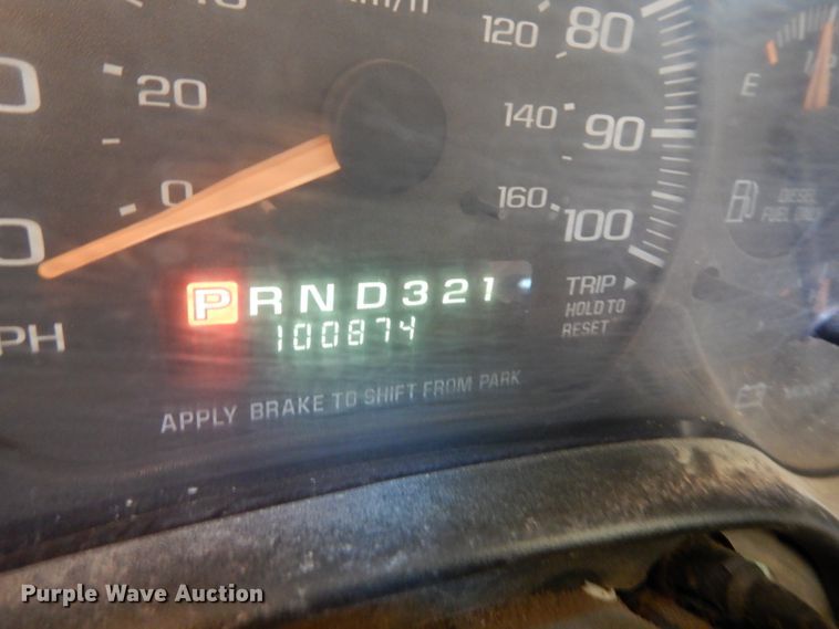 image for item DJ4338 2001 GMC Savana G3500  Thomas school bus