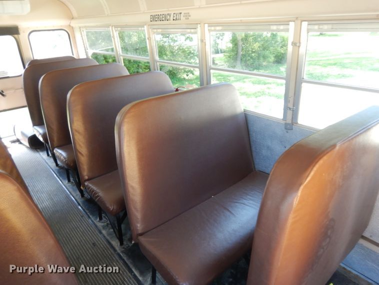 image for item DJ4338 2001 GMC Savana G3500  Thomas school bus