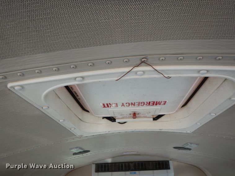 image for item DJ4338 2001 GMC Savana G3500  Thomas school bus