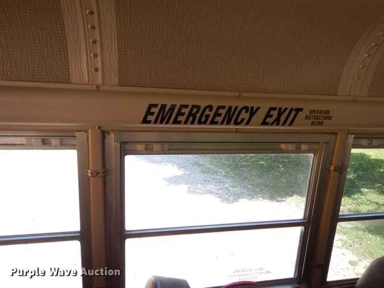 image for item DJ4338 2001 GMC Savana G3500  Thomas school bus