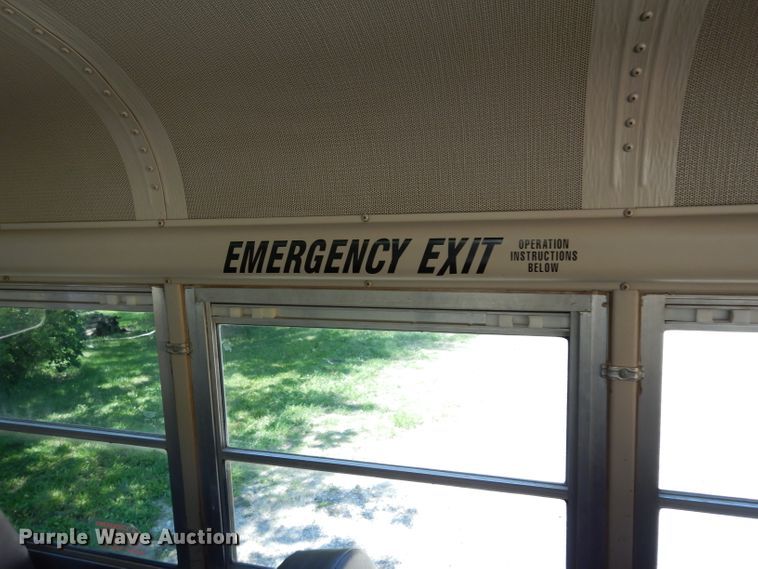 image for item DJ4338 2001 GMC Savana G3500  Thomas school bus