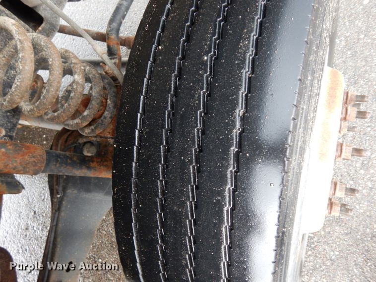 image for item DJ4357 2011 Ford F550 Super Duty XL  truck cab and chassis