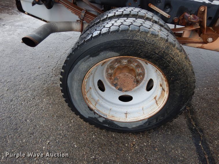 image for item DJ4357 2011 Ford F550 Super Duty XL  truck cab and chassis