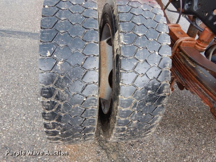 image for item DJ4357 2011 Ford F550 Super Duty XL  truck cab and chassis