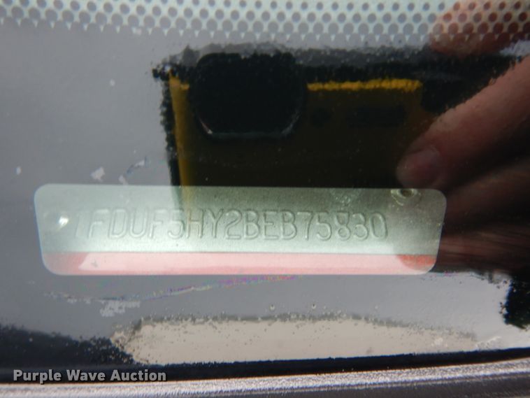 image for item DJ4357 2011 Ford F550 Super Duty XL  truck cab and chassis