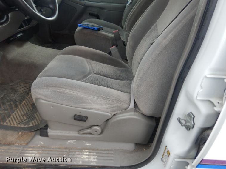 image for item DJ4358 2005 Chevrolet Suburban 2500  SUV