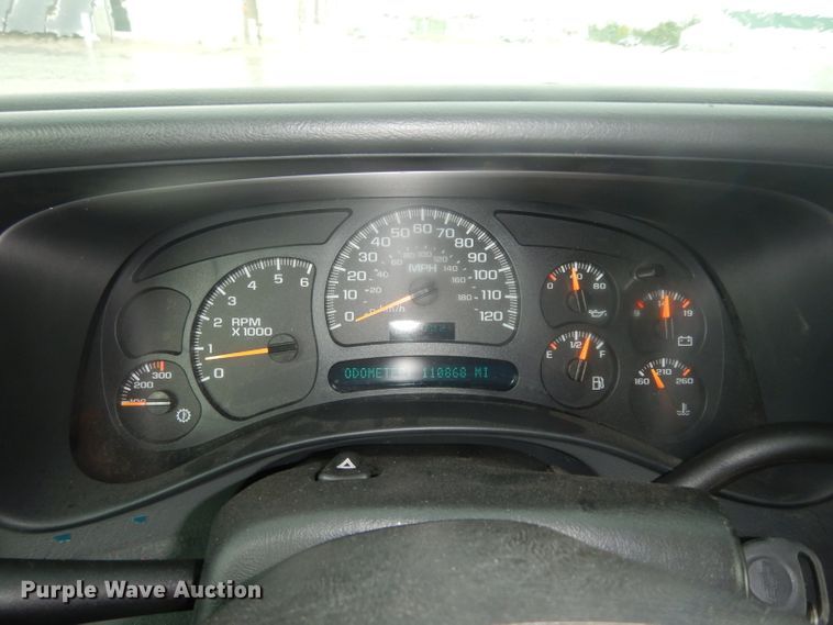 image for item DJ4358 2005 Chevrolet Suburban 2500  SUV