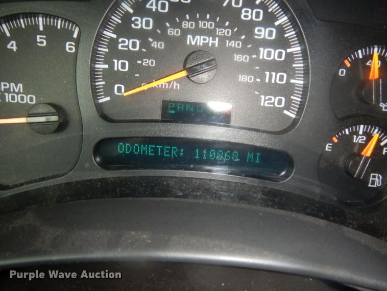 image for item DJ4358 2005 Chevrolet Suburban 2500  SUV