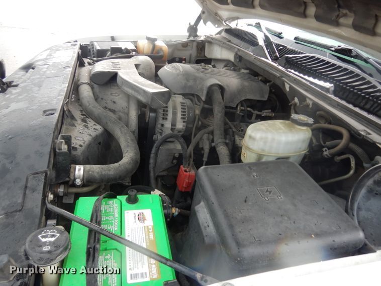 image for item DJ4358 2005 Chevrolet Suburban 2500  SUV