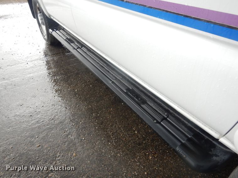 image for item DJ4358 2005 Chevrolet Suburban 2500  SUV