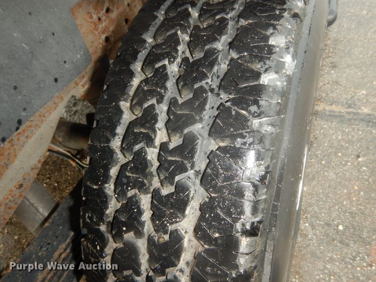 image for item DJ4358 2005 Chevrolet Suburban 2500  SUV