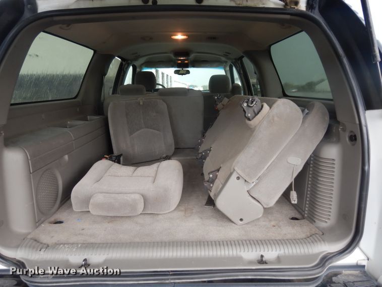 image for item DJ4358 2005 Chevrolet Suburban 2500  SUV