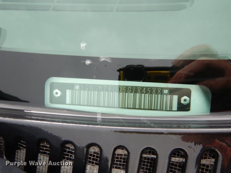 image for item DJ4358 2005 Chevrolet Suburban 2500  SUV