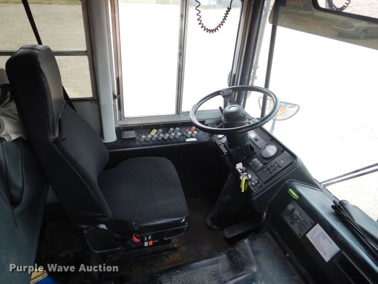 image for item FK9302 2006 Thomas Built Saf-T-Liner MVP EF  school bus