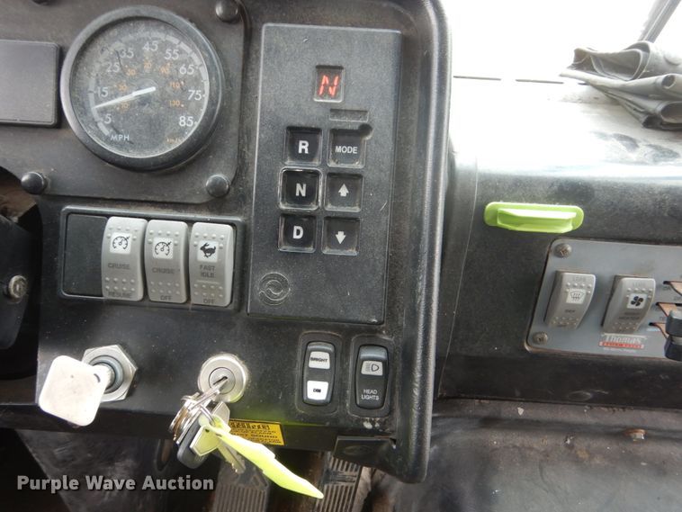 image for item FK9302 2006 Thomas Built Saf-T-Liner MVP EF  school bus